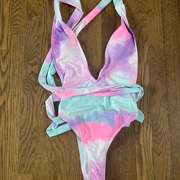 NWOT SHEIN Tie Dye Knot Front One Piece Swimsuit Size Medium - Picture 4 of 6